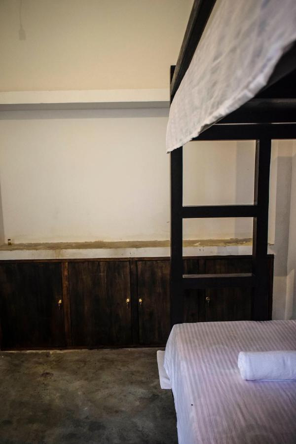 Bunk 15 Hiriketiya Ostello Dikwella Esterno foto