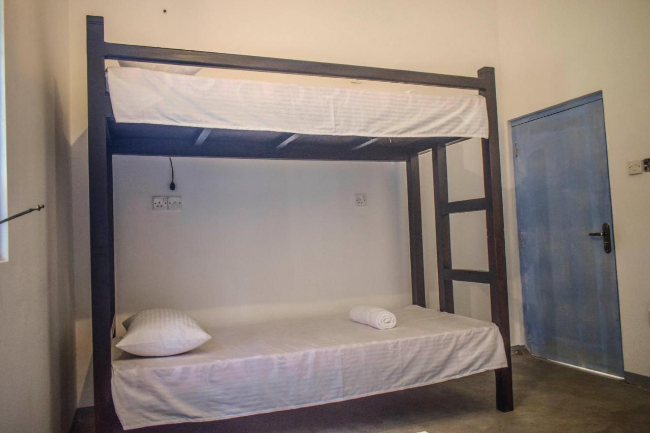 Bunk 15 Hiriketiya Ostello Dikwella Esterno foto